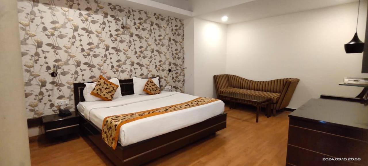 Hotel Queens Tower أمريتسار المظهر الخارجي الصورة